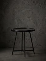 Modern industrial-style tray side table - Image 3