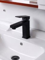 Wall-mounted minimalist double-door bathroom cabinet - Image 4